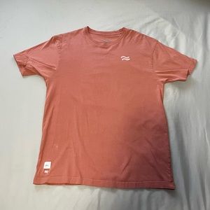 Salmon colored tee